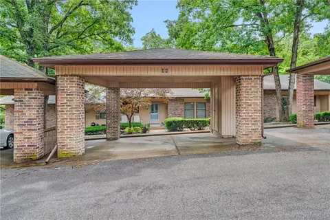 44 Abingdon Ln, Bella Vista, AR 72715