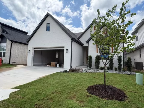 4702 S Fieldcrest Ter, Rogers, AR 72758