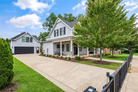 448 SW C St, Bentonville, AR 72712