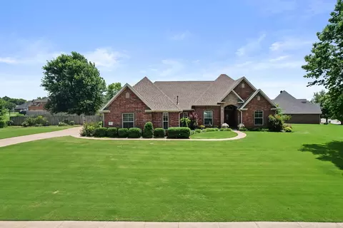 325 Whitcliff Dr, Cave Springs, AR 72718
