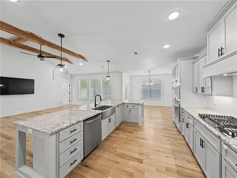 Kitchen - 1111 Red Maple St, Centerton, AR 72719 photo 4 of 5