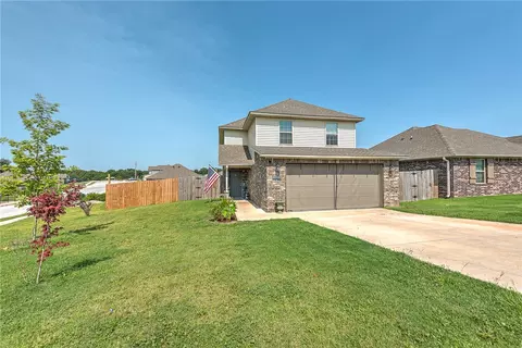 1025 Rachel St, Gentry, AR 72734