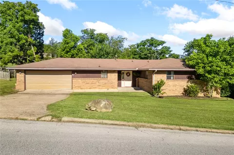1208 N Spruce St, Harrison, AR 72601