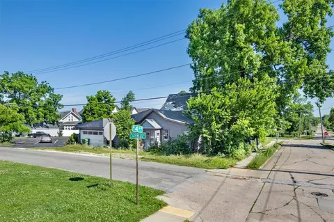 408 S 4th St, Rogers, AR 72756 photo 4