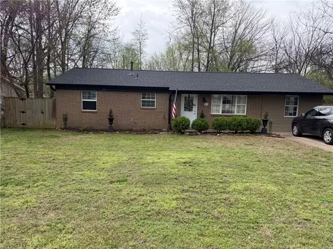 2405 Dogwood Pl, Springdale, AR 72762
