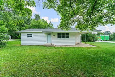 362 N Main St, Centerton, AR 72719