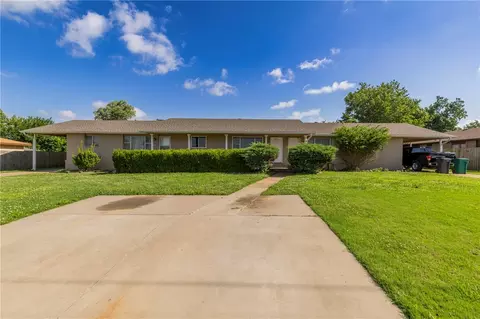 1323 1325 1327 Price Ln, Rogers, AR 72758