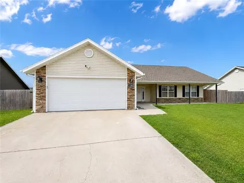 1380 General Parson Dr, Prairie Grove, AR 72753