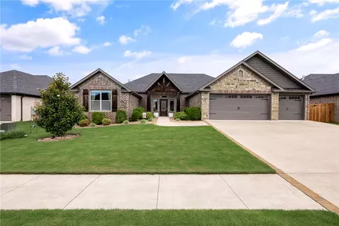 620 Chaparral St, Centerton, AR 72719