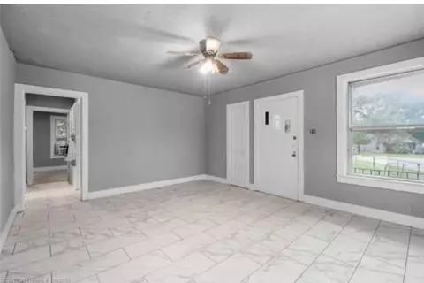 Living - 3518 Macarthur Dr, Fort Smith, AR 72904 photo 2 of 2