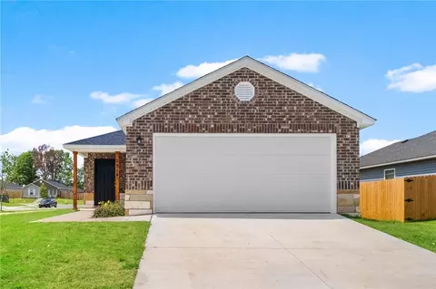 2514 E Meramec St, Fayetteville, AR 72701