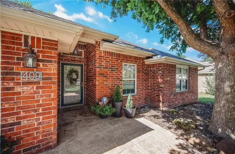 409 Ridgemont Ave, Lowell, AR 72745