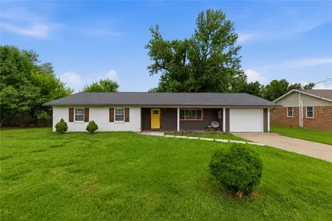 703 NW J St, Bentonville, AR 72712