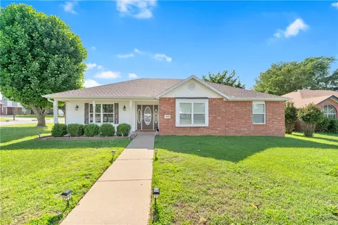 1606 24th Pl, Rogers, AR 72758