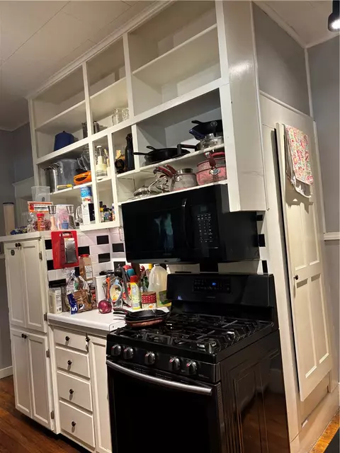 Kitchen - 701 S Cherry St, Harrison, AR 72601 photo 2 of 4