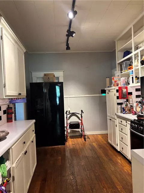 Kitchen - 701 S Cherry St, Harrison, AR 72601 photo 1 of 4