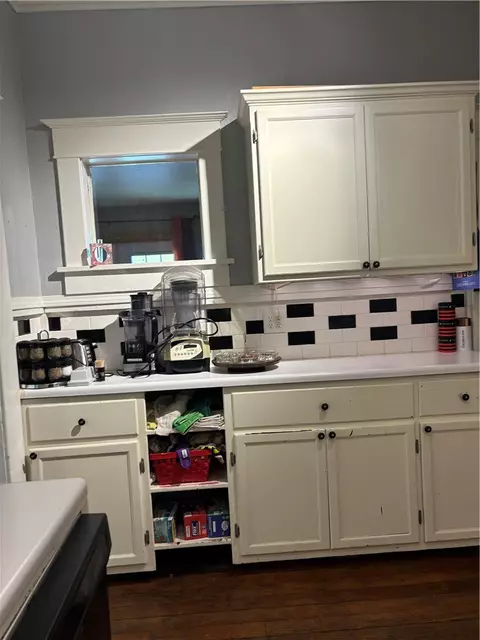 Kitchen - 701 S Cherry St, Harrison, AR 72601 photo 4 of 4
