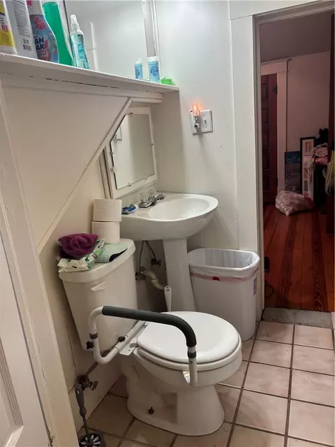 Bath - 701 S Cherry St, Harrison, AR 72601 photo 6 of 6