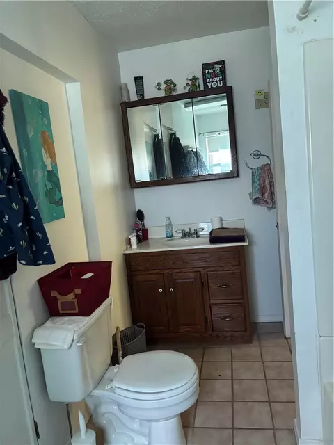 Bath - 701 S Cherry St, Harrison, AR 72601 photo 5 of 6
