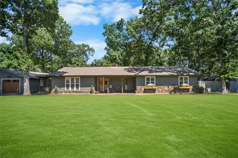 8670 Wild Cherry Dr, Rogers, AR 72756