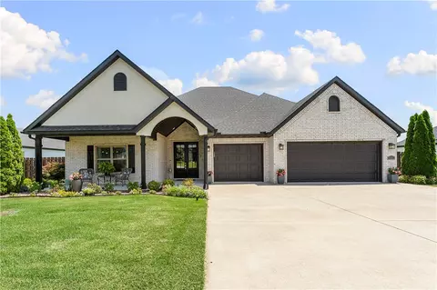 981 Osage View Dr, Bentonville, AR 72713
