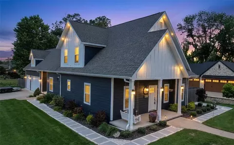 616 2nd St, Bentonville, AR 72712