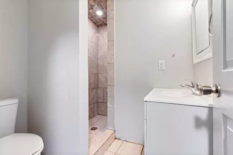 Bath - 262 E Pine St, Rogers, AR 72756 photo 1 of 1