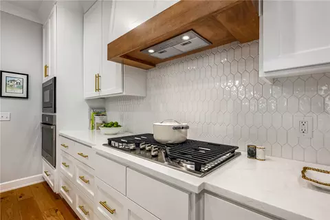 Kitchen - 5226 Brookmere St, Rogers, AR 72758 photo 3 of 3