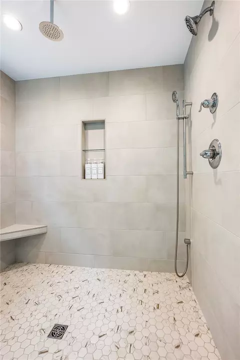Bath - 5226 Brookmere St, Rogers, AR 72758 photo 3 of 3