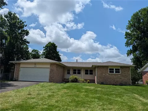 1402 W Bonnie Ln, Rogers, AR 72758