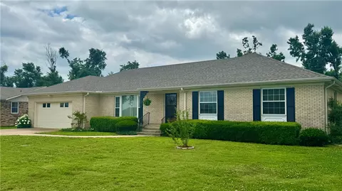 1018 W Holly St, Rogers, AR 72756