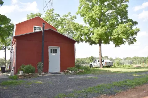201 May Pop Ln, Marshall, AR 72650