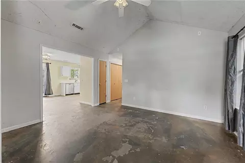 Living - 2937 Beech Ave, Springdale, AR 72762 photo 2 of 5