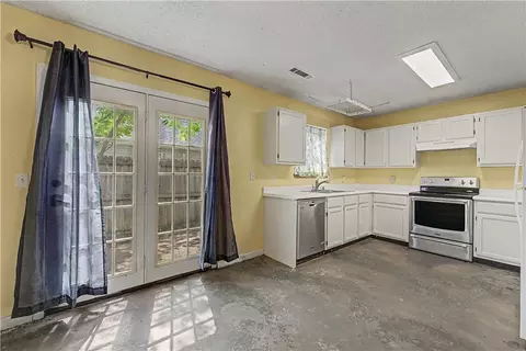Kitchen - 2937 Beech Ave, Springdale, AR 72762 photo 1 of 4