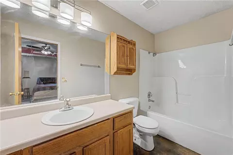 Bath - 2937 Beech Ave, Springdale, AR 72762 photo 1 of 2