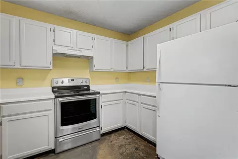 Kitchen - 2937 Beech Ave, Springdale, AR 72762 photo 3 of 4