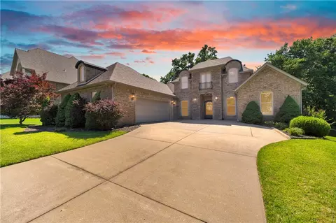 5104 S Sloan Cir, Rogers, AR 72758