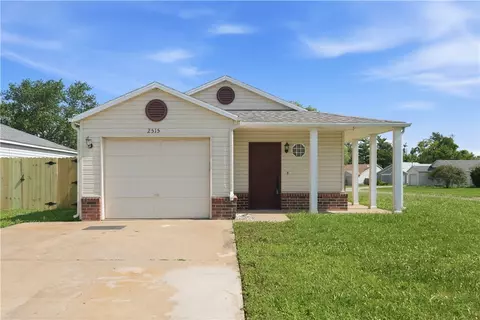 2515 SE 4th St, Bentonville, AR 72712