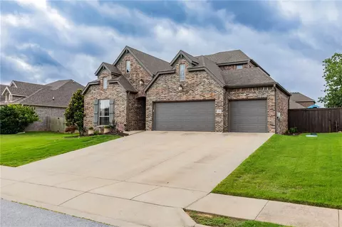 1501 Crestwood Hills Ln, Cave Springs, AR 72718