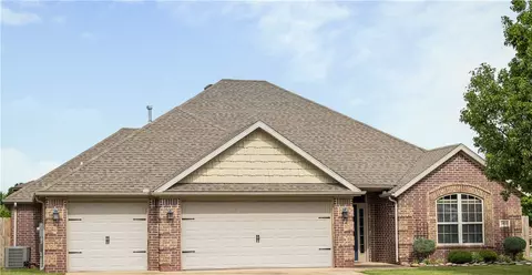 3800 SW Hollowbrook St, Bentonville, AR 72713