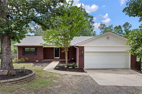 90 Birdsong Rd, Russellville, AR 72802