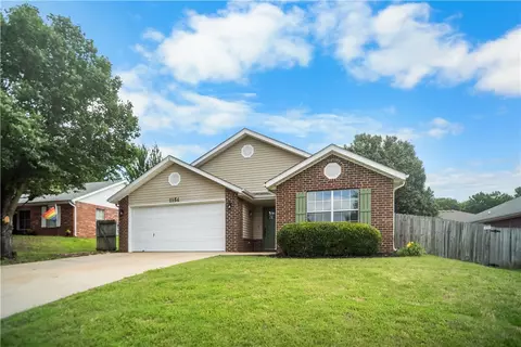 1154 S Pepper Tree Ln, Fayetteville, AR 72704
