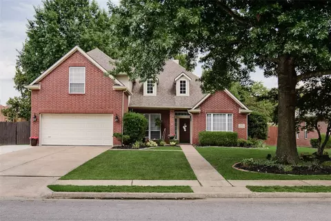 5203 S 45th St, Rogers, AR 72758