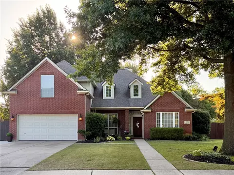 5203 S 45th St, Rogers, AR 72758