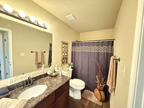 Bath - 200 Honeysuckle St, Alma, AR 72921 photo 3 of 3
