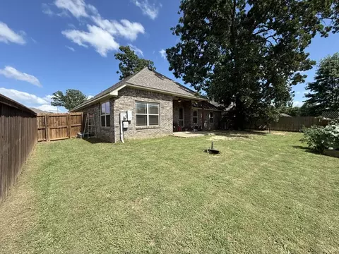 Exterior - 200 Honeysuckle St, Alma, AR 72921 photo 4 of 4