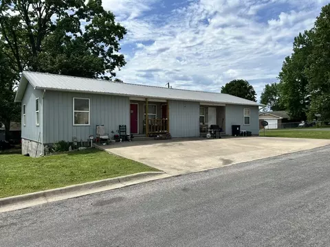 102 Clive St, Berryville, AR 72616