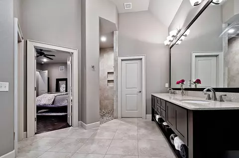 Bath - 1971 Cherborg Ave, Springdale, AR 72764 photo 1 of 5