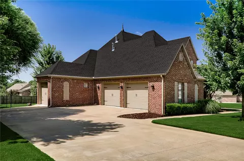 Exterior - 1971 Cherborg Ave, Springdale, AR 72764 photo 4 of 4