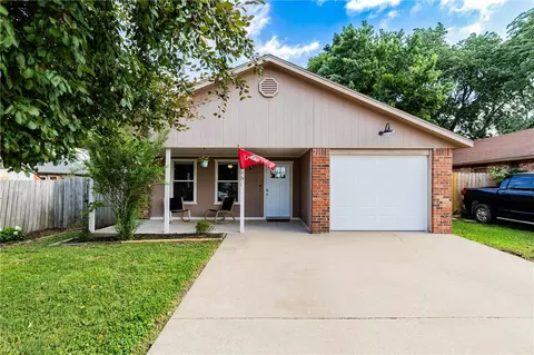 516 Hill Cir, Centerton, AR 72719